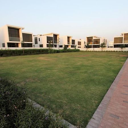 Specious 3 Bedrooms With Maid Room Villa Dubai Eksteriør bilde